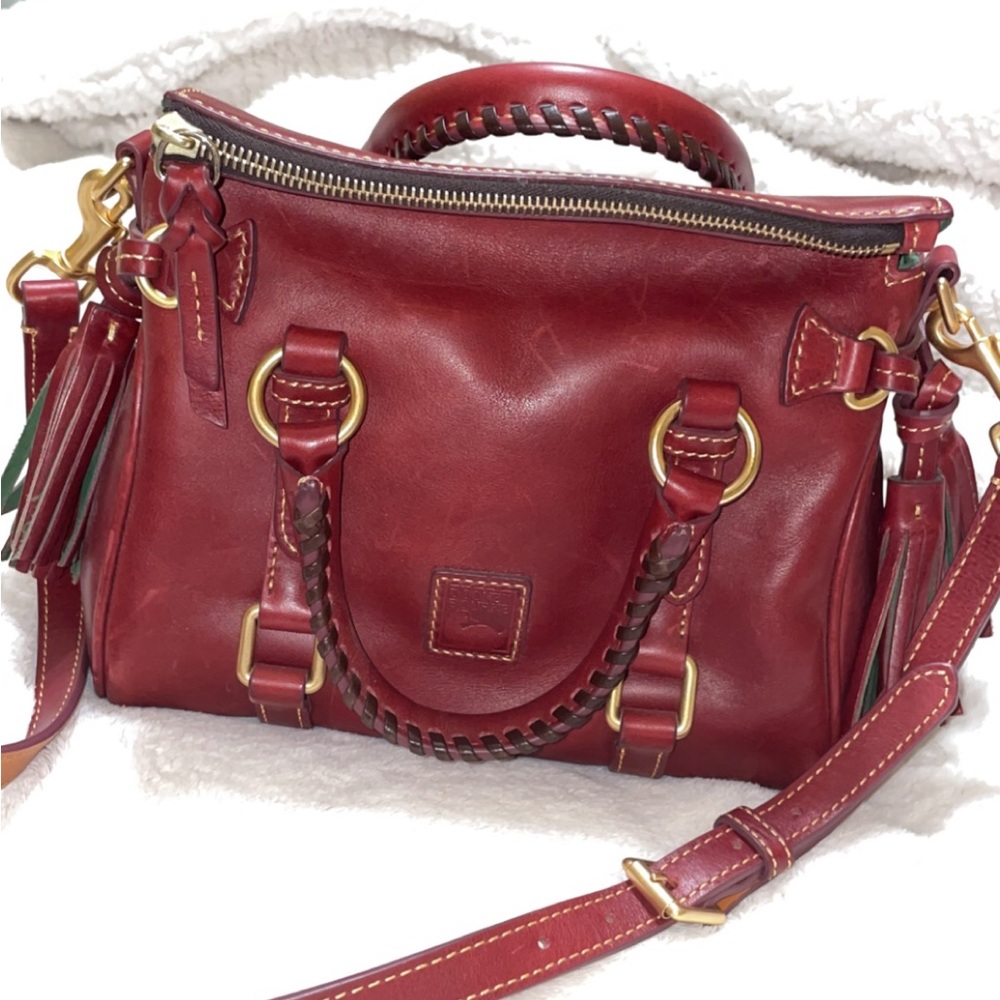 Dooney & Bourke satchel bag